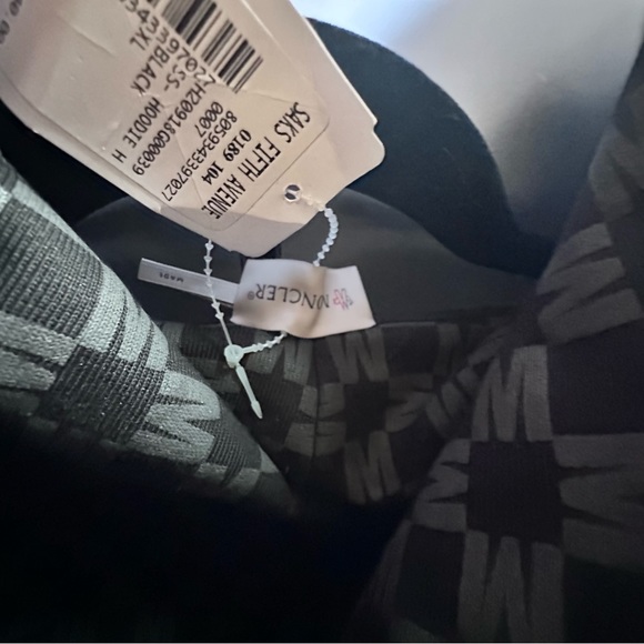 BNWT Moncler sweatshirt xl - Picture 16 of 16